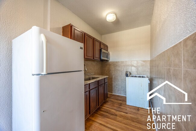 Foto del edificio - 2712 N Milwaukee Ave