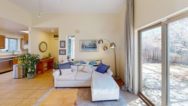 Building Photo - Gardeners dream