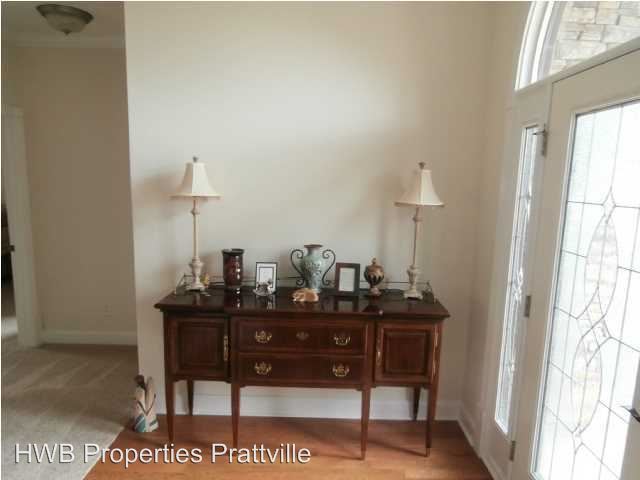 Building Photo - 580 Stonegate Trl