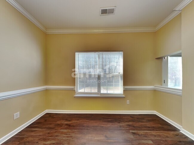 Foto del edificio - 4149 Shadetree Dr