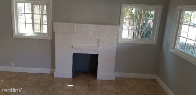 Building Photo - 2 br, 2 bath House - 3326 w 27th st