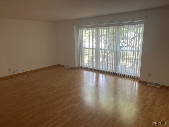 Building Photo - 80 Carriage Dr