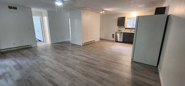 Building Photo - 8121 Seasons Rd