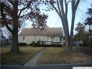 Building Photo - 313 Yorke Ave