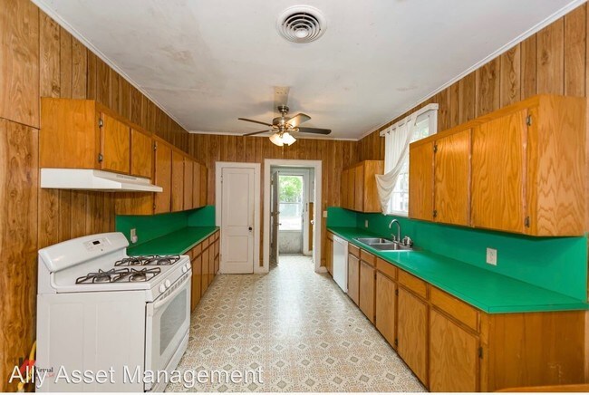 Building Photo - 3 br, 2 bath House - 5244 N Market