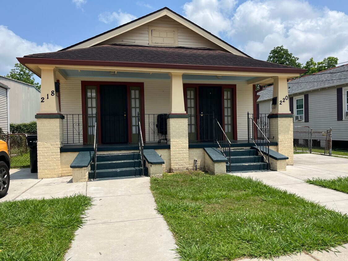 Front View - 218 Leboeuf St