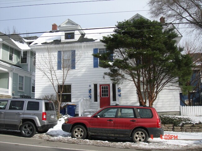 Building Photo - 8 Union Ave NE