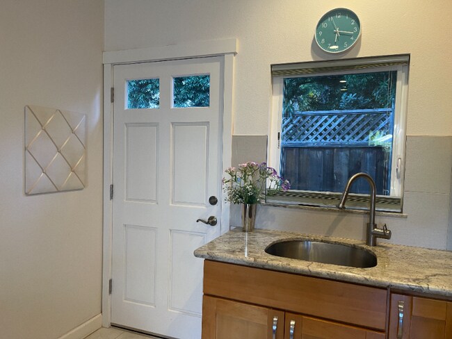 Building Photo - 1363 Los Arboles Ave