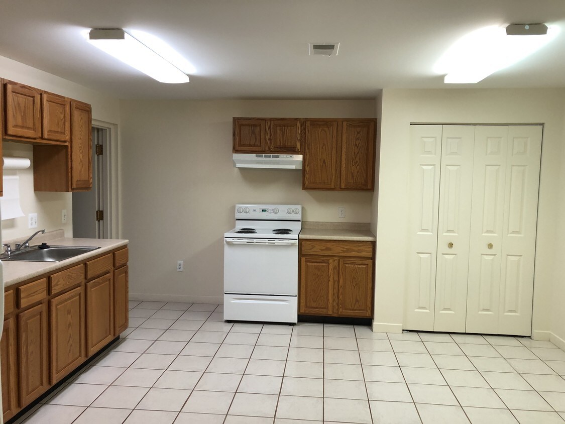 420 North St, Yale, MI 48097 Apartments Yale, MI