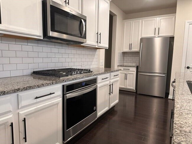 Foto del edificio - 3428 Avondale Vw Dr