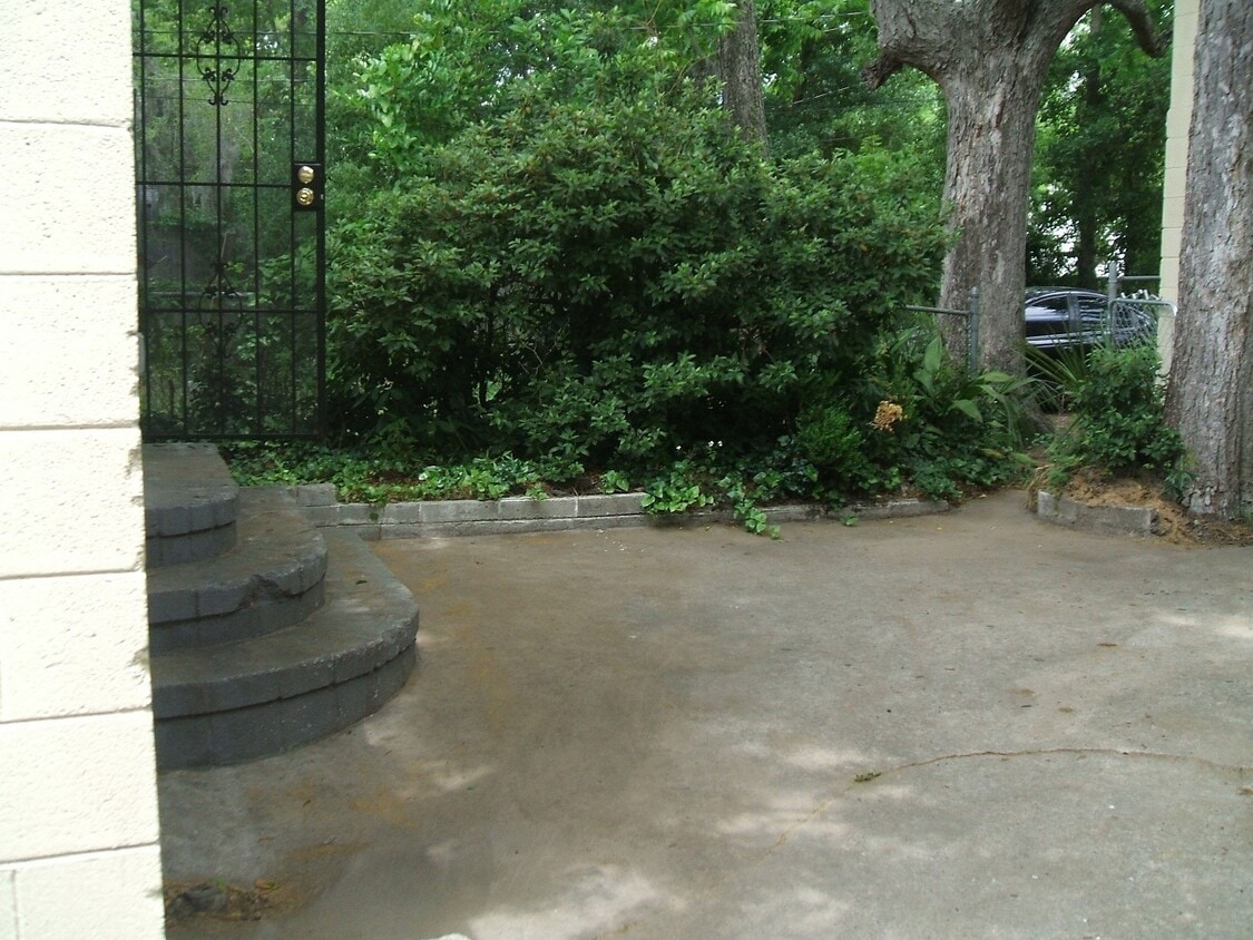 Foto principal - 4 Bedroom house---walk to Forsyth in 15 mi...