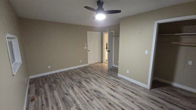 Foto del edificio - 201 Mcleansboro St