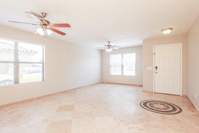 Foto del edificio - 4630 N 91st Dr