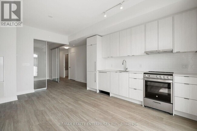 Building Photo - 4130 Parkside Village Dr
