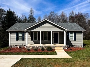 Building Photo - 3225 Ridgewood Pl Dr