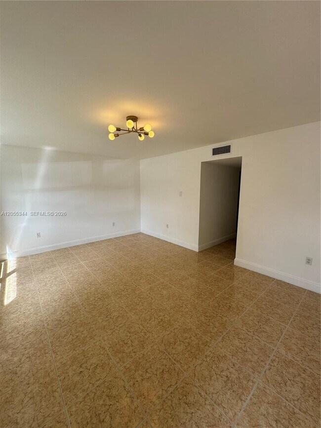 Foto del edificio - 9050 NW 28th St