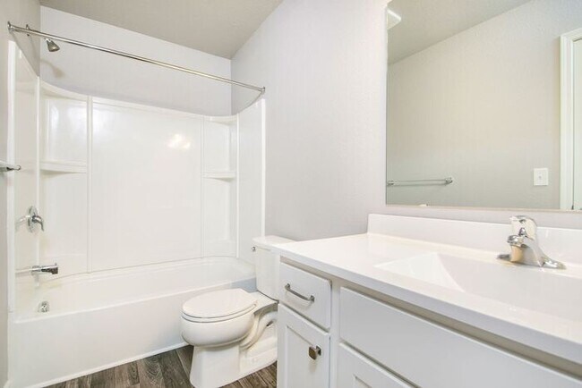 Building Photo - 551 Pioneer Trl