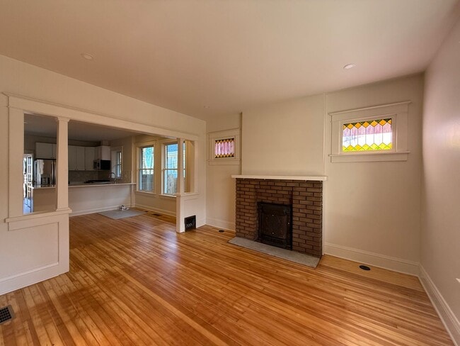 Building Photo - Bright & Modern Two-Bed Home Near Rocky Mountain Lake Park!!