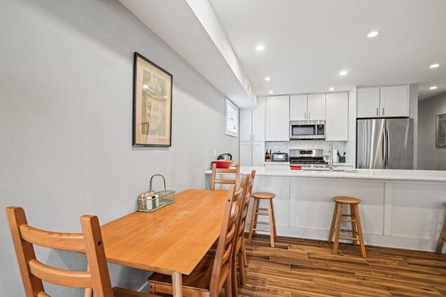 Foto del edificio - 419 Newton Pl NW