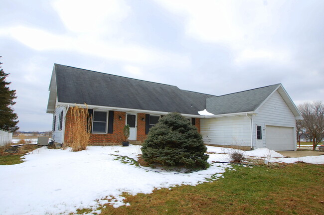 Building Photo - Country Living, 4-Bedroom Home in Northwoo...