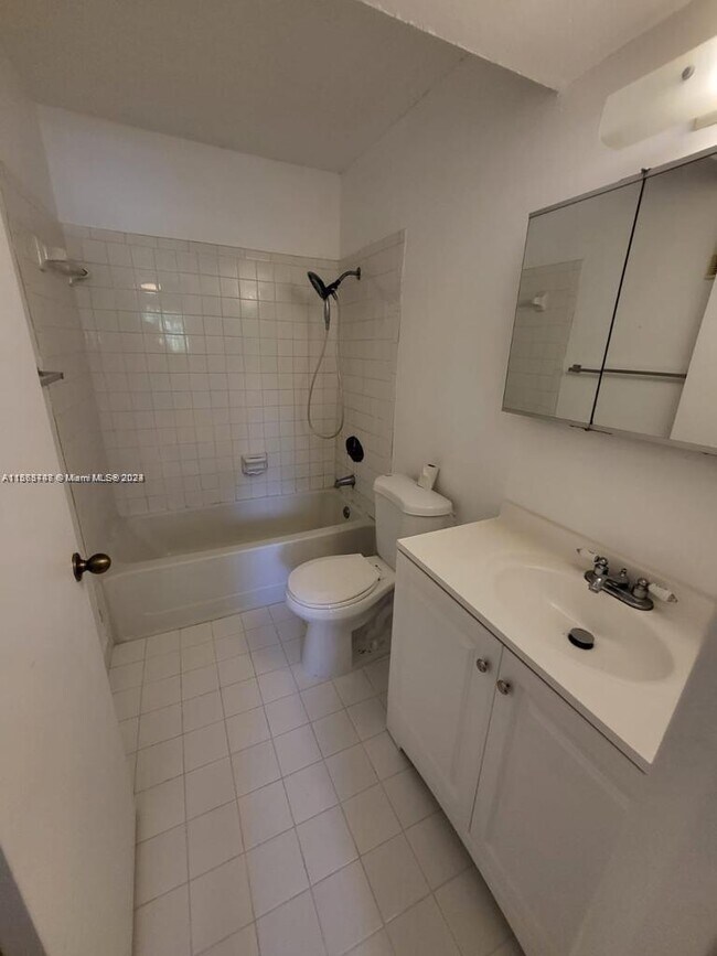 Building Photo - 4028 NW 87th Ave