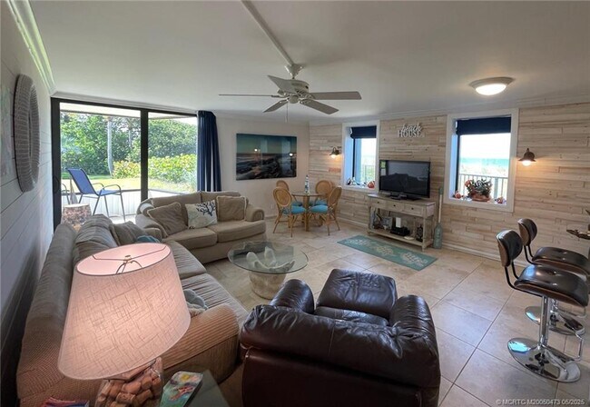 Foto del edificio - 1357 NE Ocean Blvd