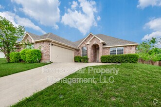 Building Photo - 2827 Rosewood Blvd