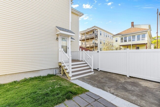 Building Photo - 76-78 Bradbury Ave