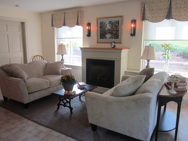 Sun Room off kitchen - 600 Meadowbrook Rd