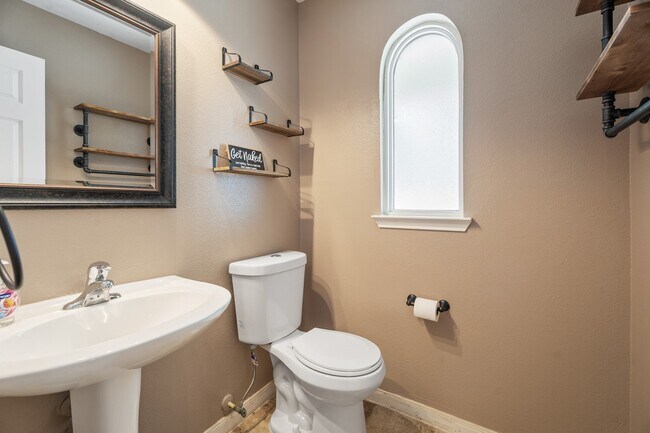 Foto del edificio - 5817 Vineyard Hill Dr