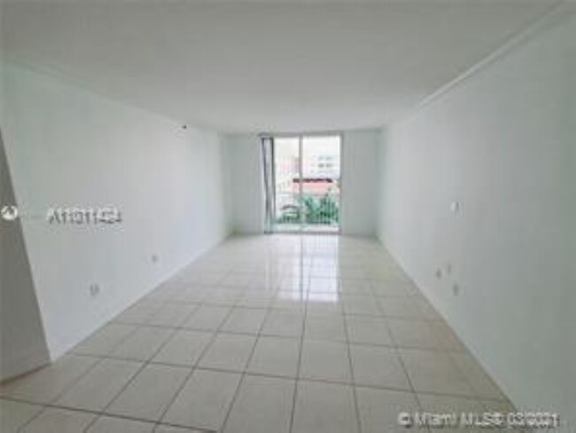 Building Photo - 2000 N Bayshore Dr