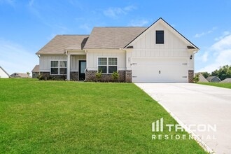 Building Photo - 267 Oliver Dr