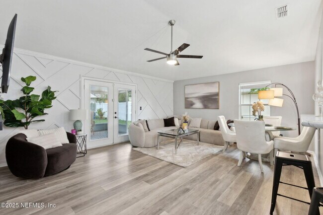 Foto del edificio - 1658 Hudderfield Cir W