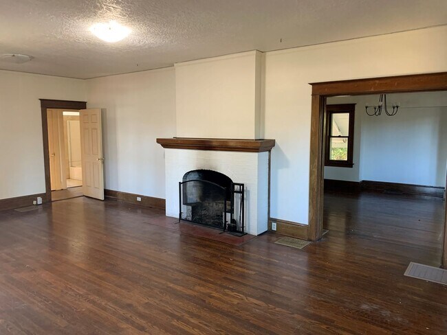 Foto del edificio - Great Home in Raleigh Hills Area