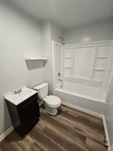 Building Photo - 606 S 1st St