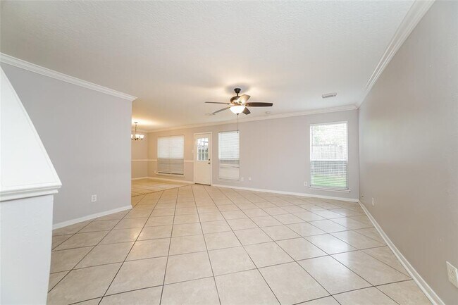 Foto del edificio - 12102 Ember Lake Rd