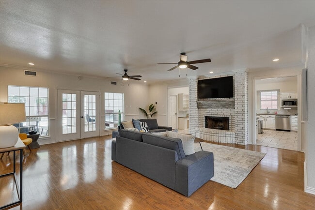 Building Photo - 7701 Ridgeway Ct