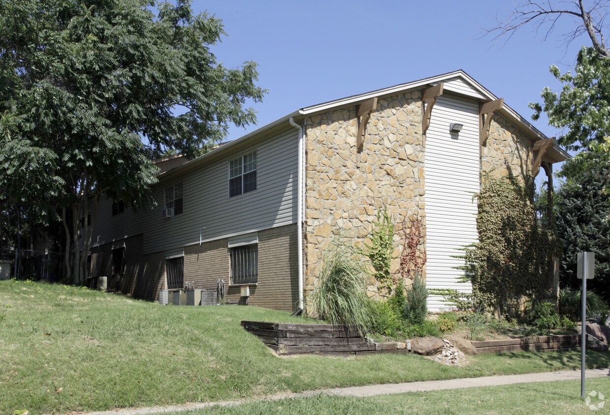 Building Photo - 1314 S St Louis Ave
