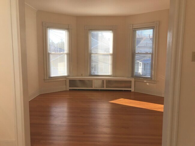 Livingroom - 512 Spring St