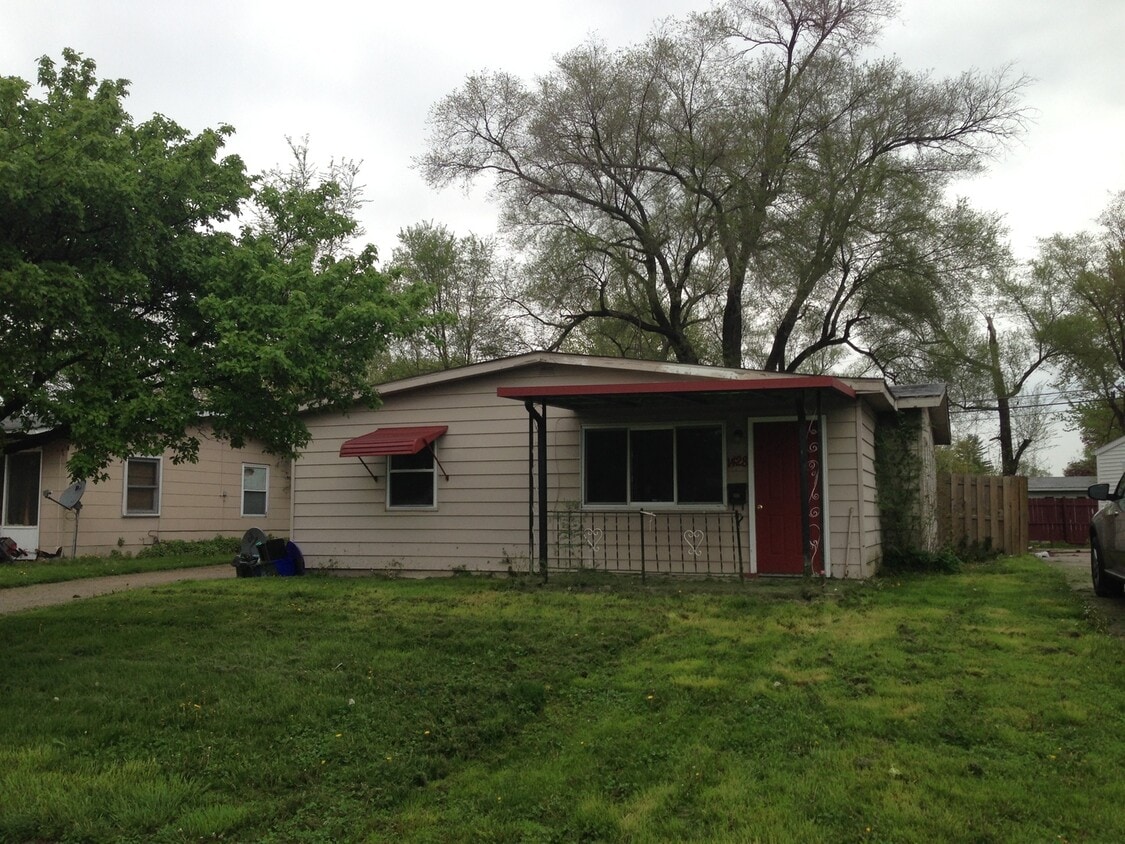 Primary Photo - Single Family Home located across from the...