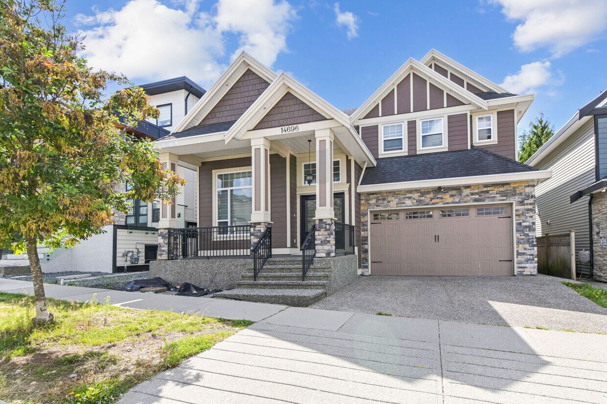 Photo principale - 7 Bed, 5.5 Bath House for Rent in Surrey!