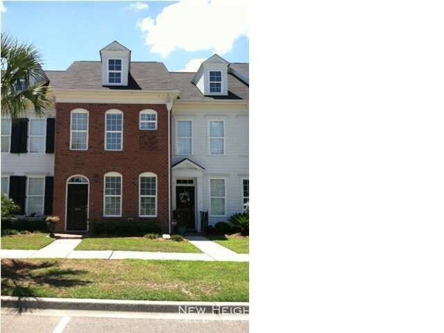 Primary Photo - 808 Rue Drive
