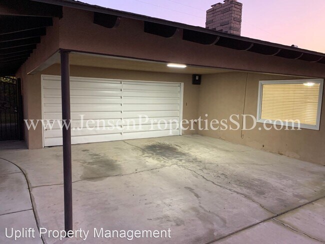 Building Photo - 3 br, 2 bath House - 2503 Crest Dr