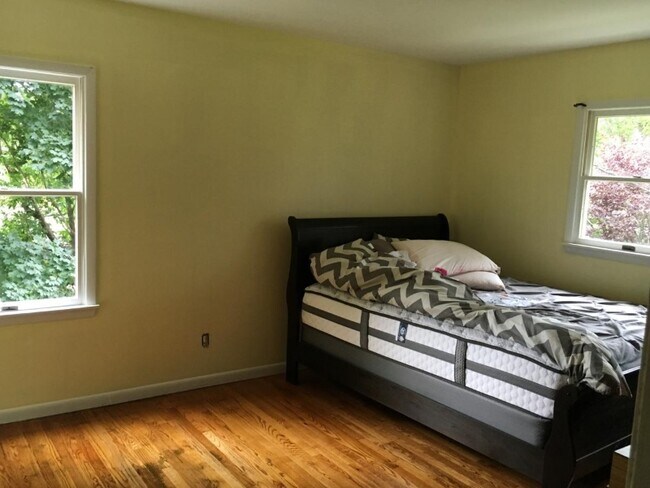 Building Photo - 58 Quaker Bridge Rd