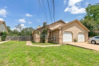 Building Photo - 6002 Parkwood Dr