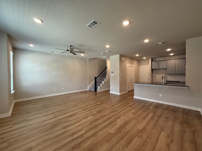 Building Photo - 222 Territory Trl
