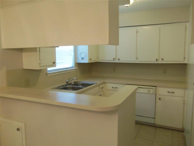 Foto del edificio - 6014 Westcreek Dr