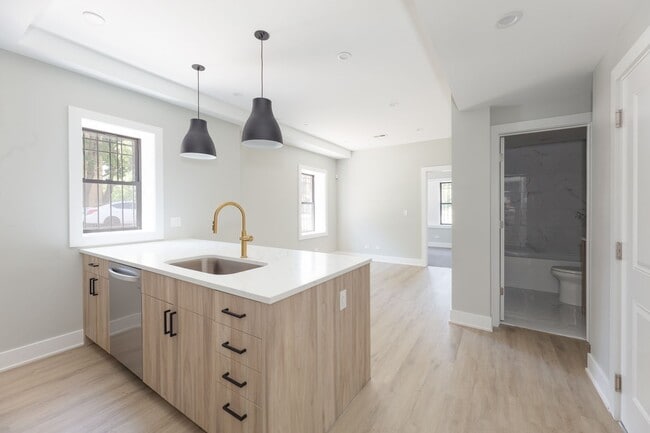 Building Photo - 2757 W Logan Blvd