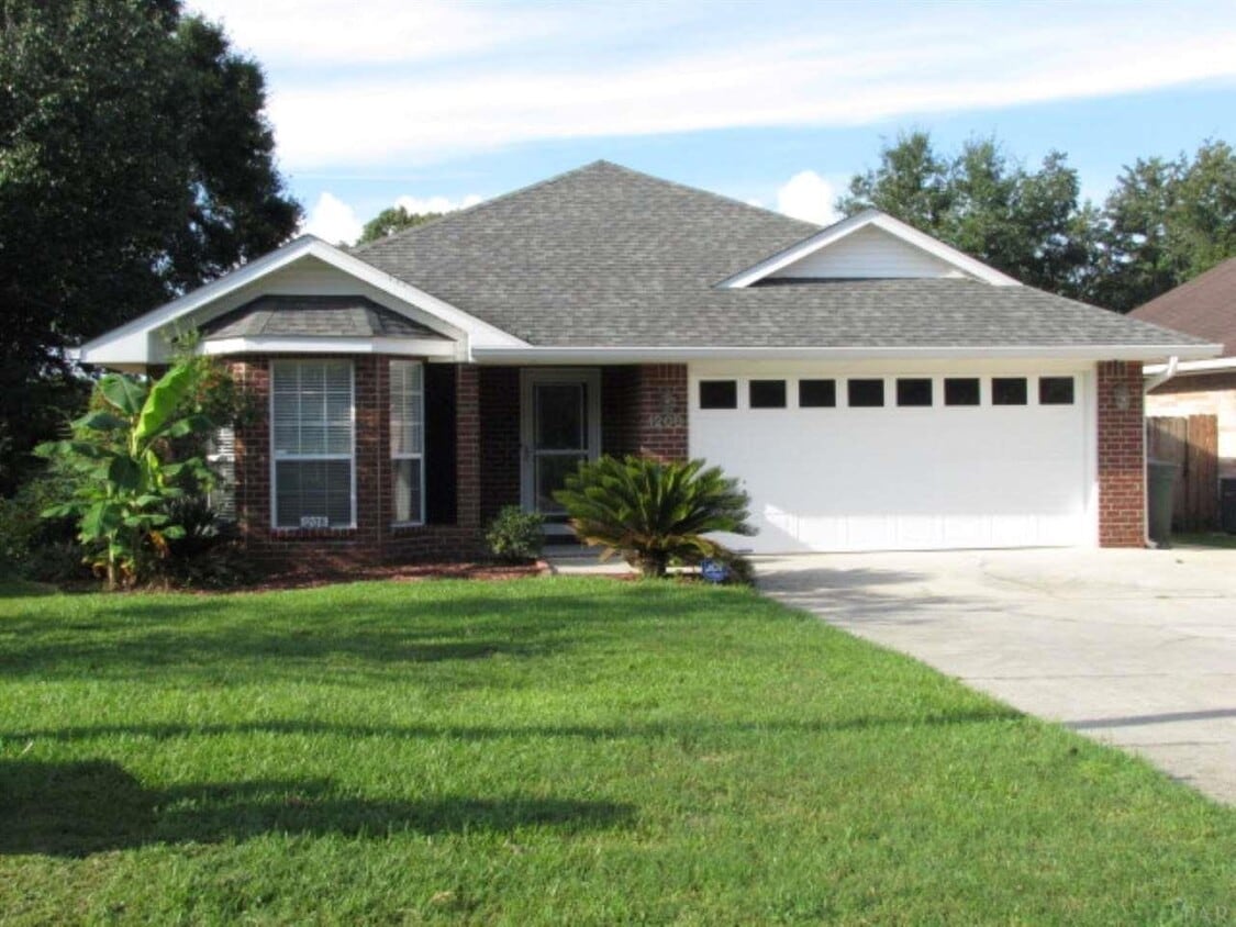 1208 Greystone Ln, Pensacola, FL 32514 House for Rent in Pensacola