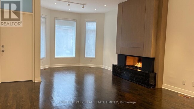 Building Photo - 127 Hazelton Ave